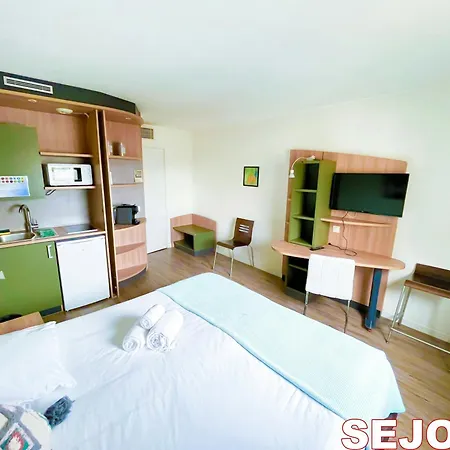 Appartement 5 Minutes Du Zenith - Chic